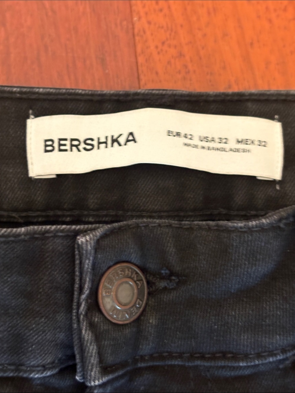 NWOT Berksha Black Shorts- Size 32 - Picture 5 of 5